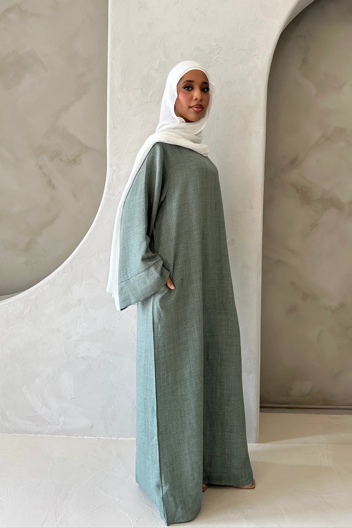AMIRA MOCK NECK ABAYA SAGE - Image 3