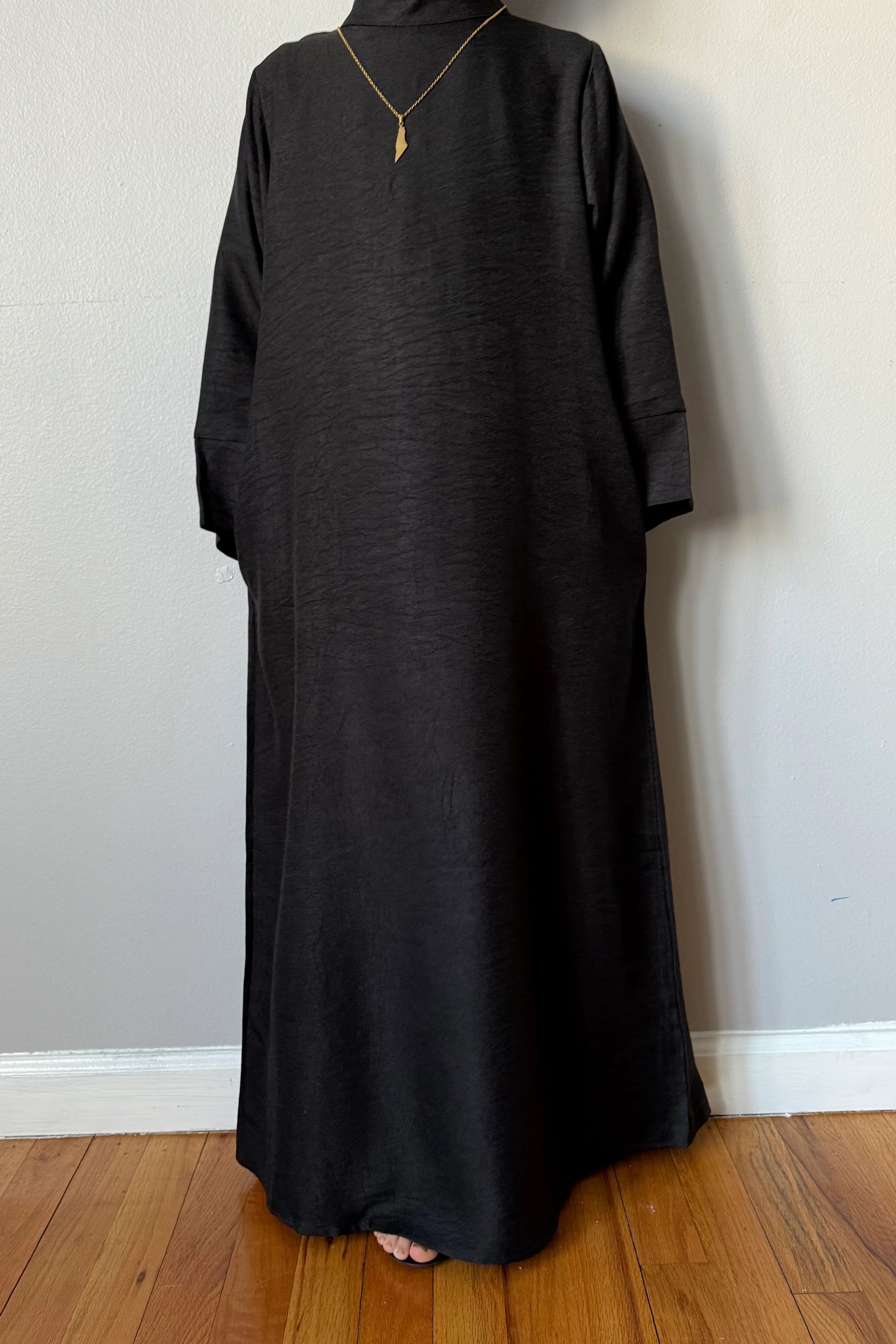 AMIRA MOCK NECK ABAYA YOUTH BLACK - Image 3