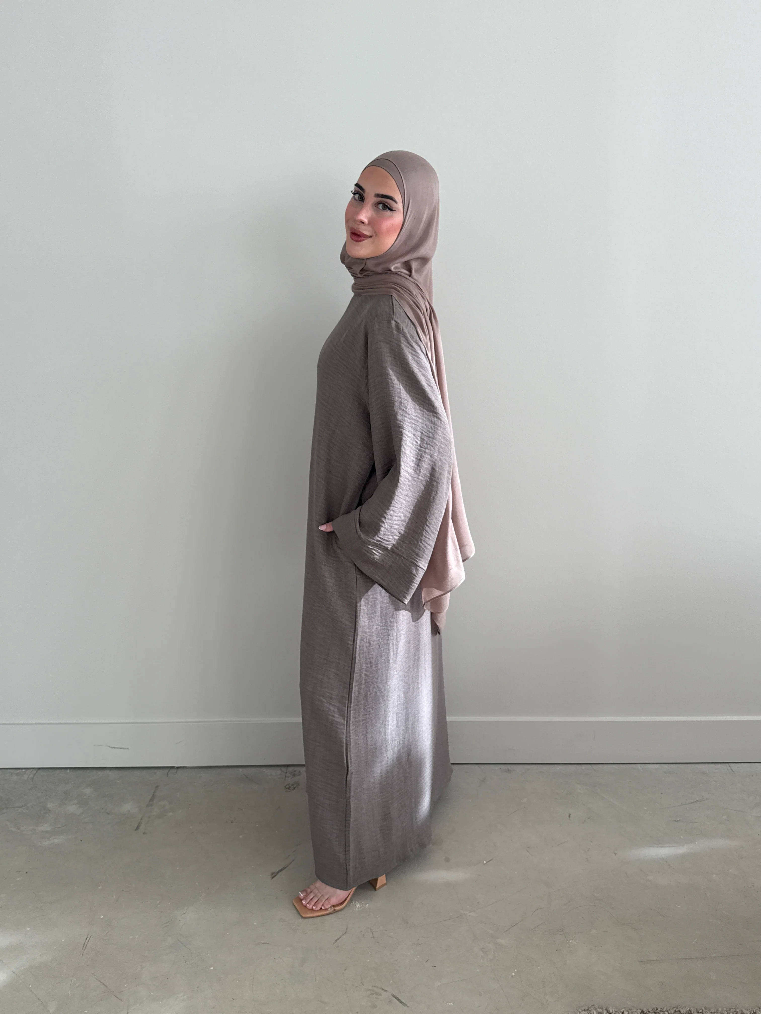 AMIRA MOCK NECK DEEP STONE - Image 3