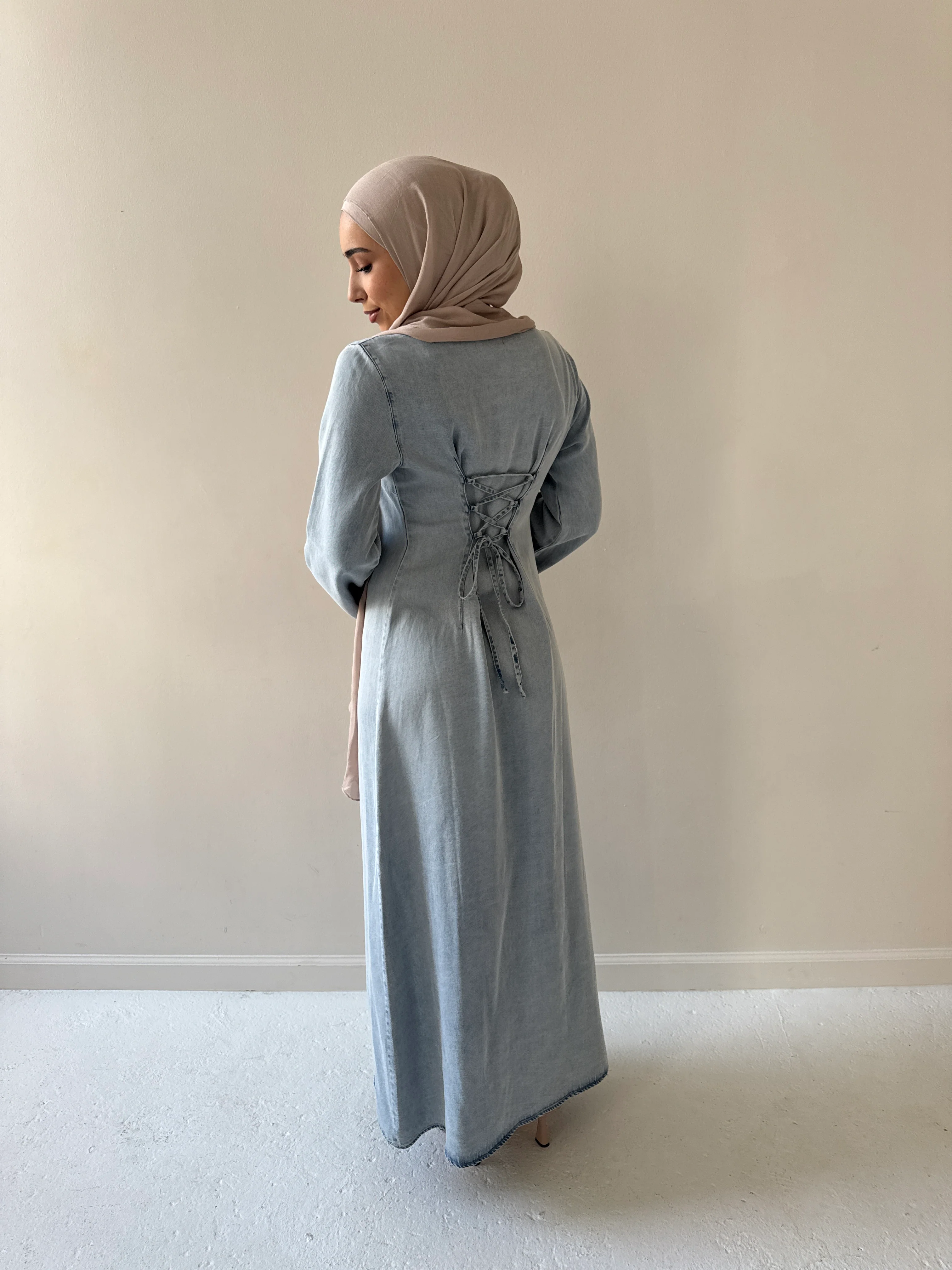 SARAH DENIM DRESS LIGHT BLUE - Image 3