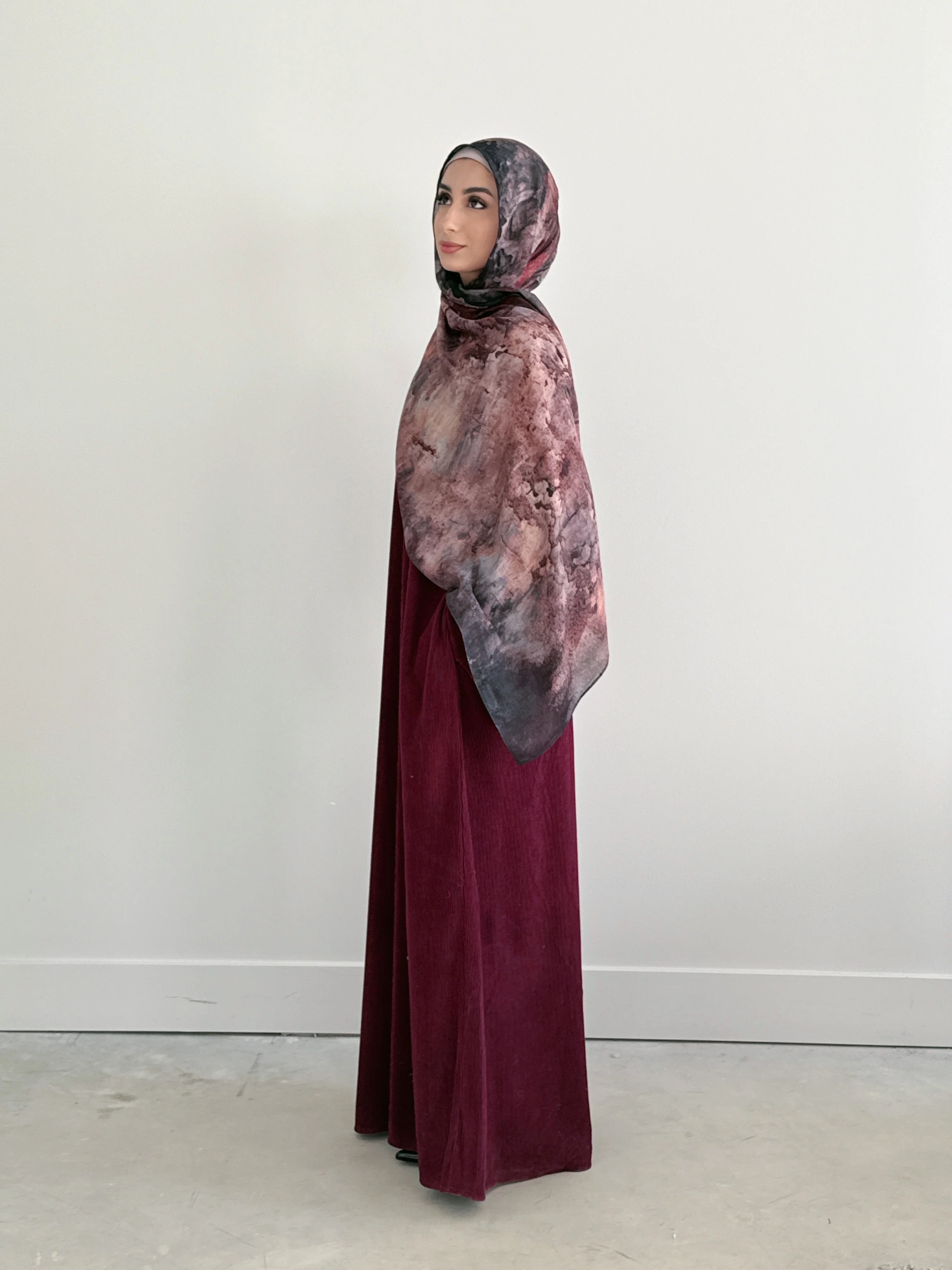 CORDUROY ABAYA BURGUNDY - Image 3