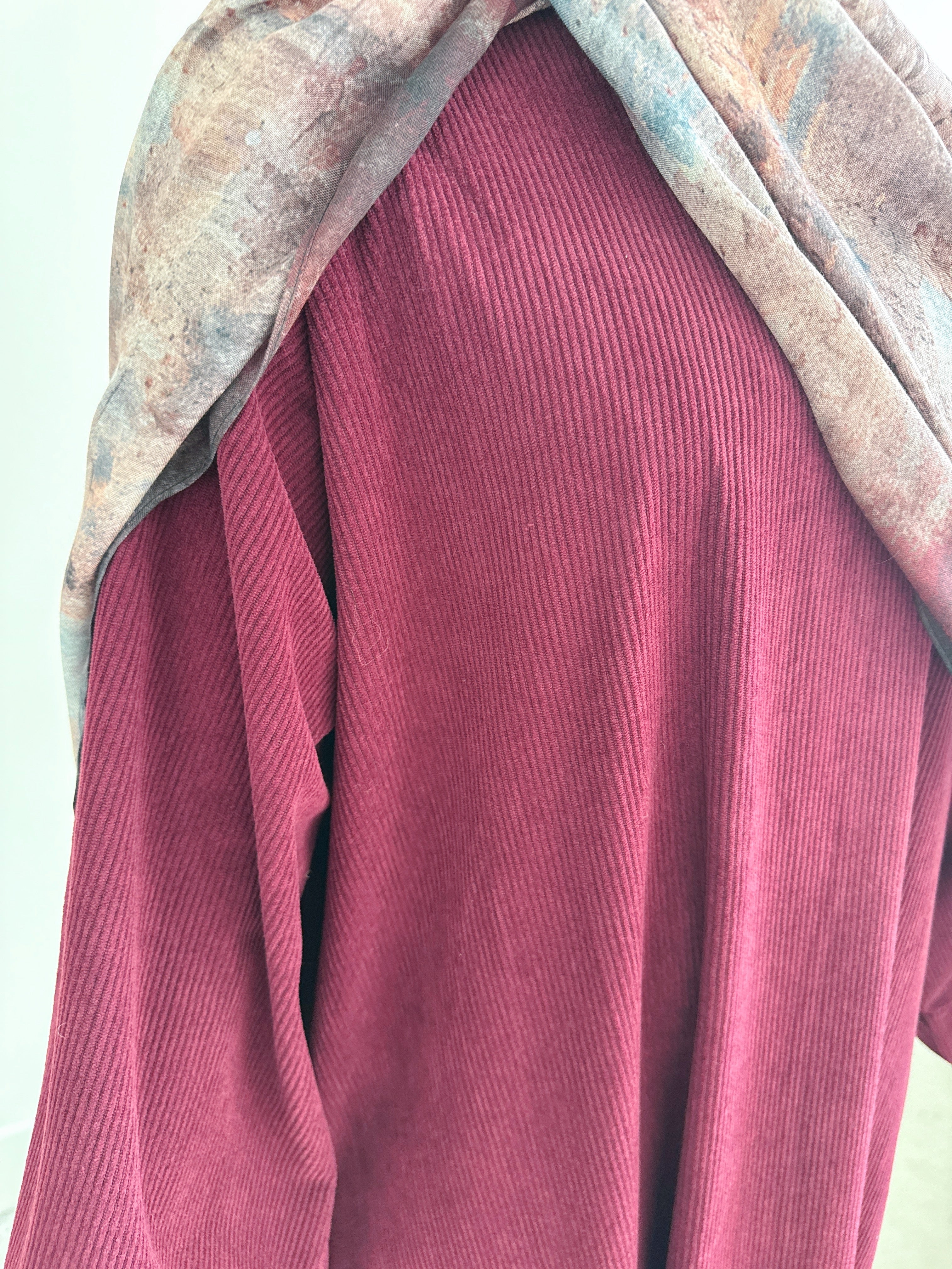 CORDUROY ABAYA BURGUNDY - Image 4