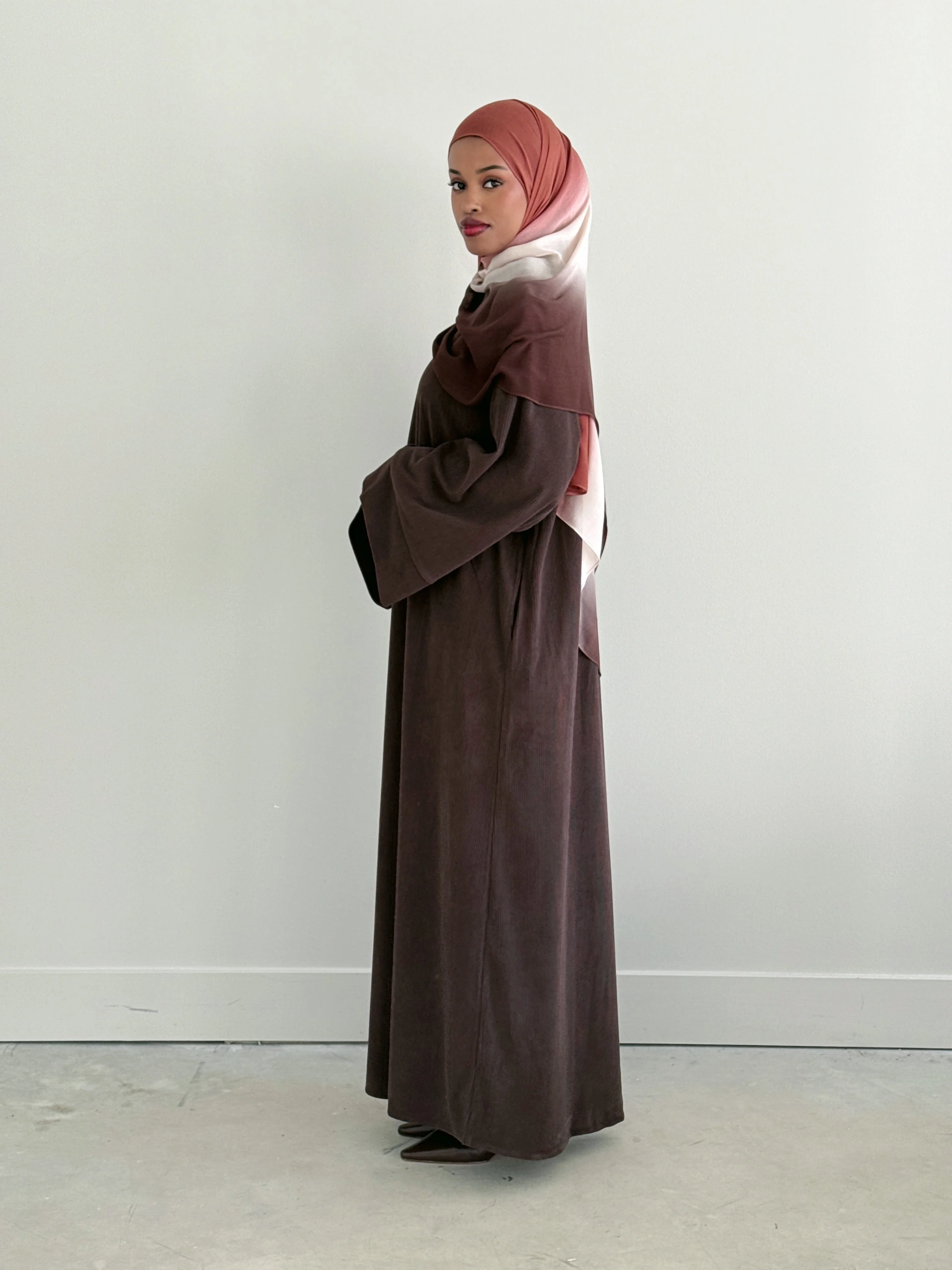 CORDUROY ABAYA CHOCOLATE - Image 4