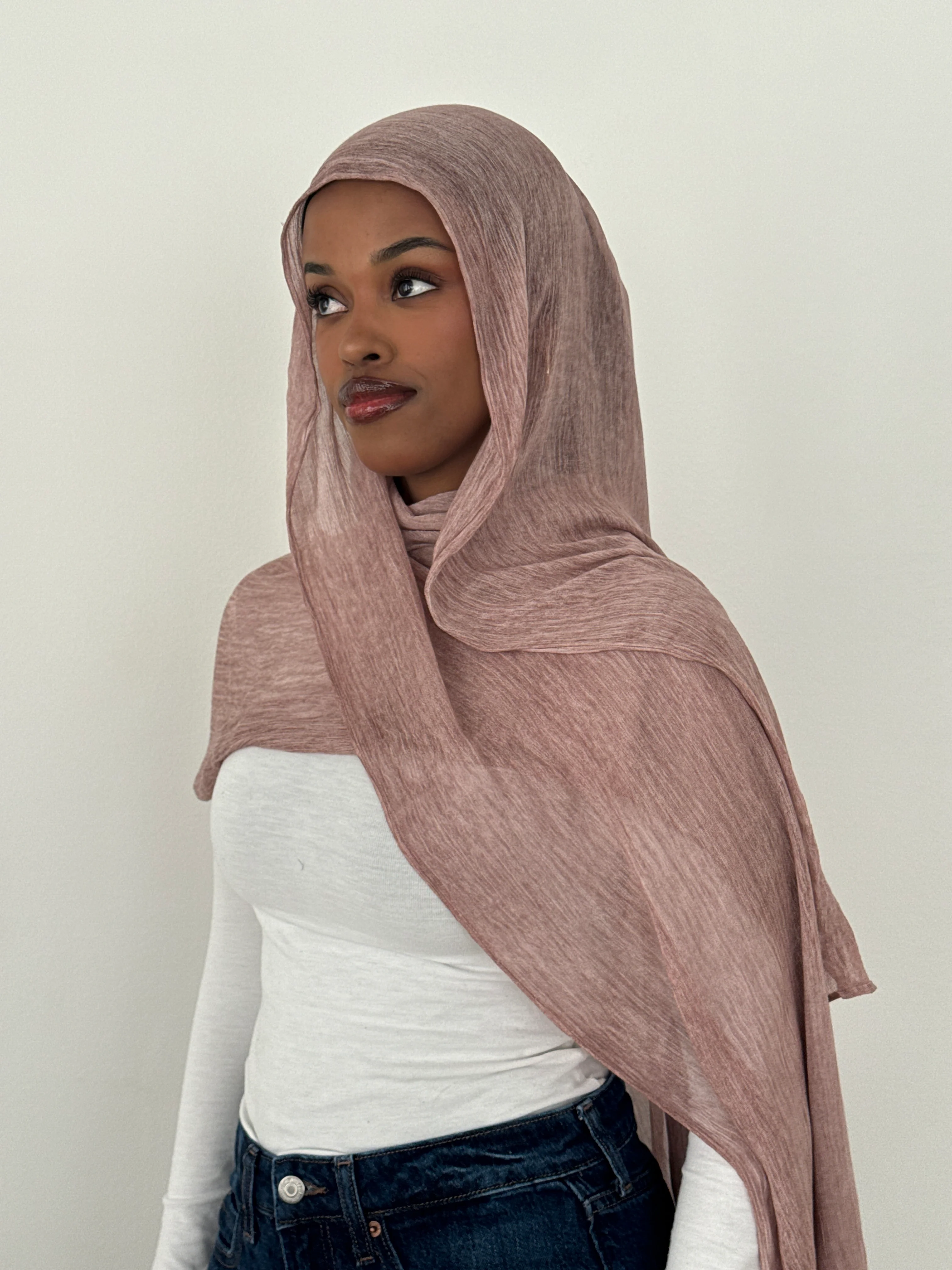 CRINKLE MODAL HIJAB EARTH - Image 3
