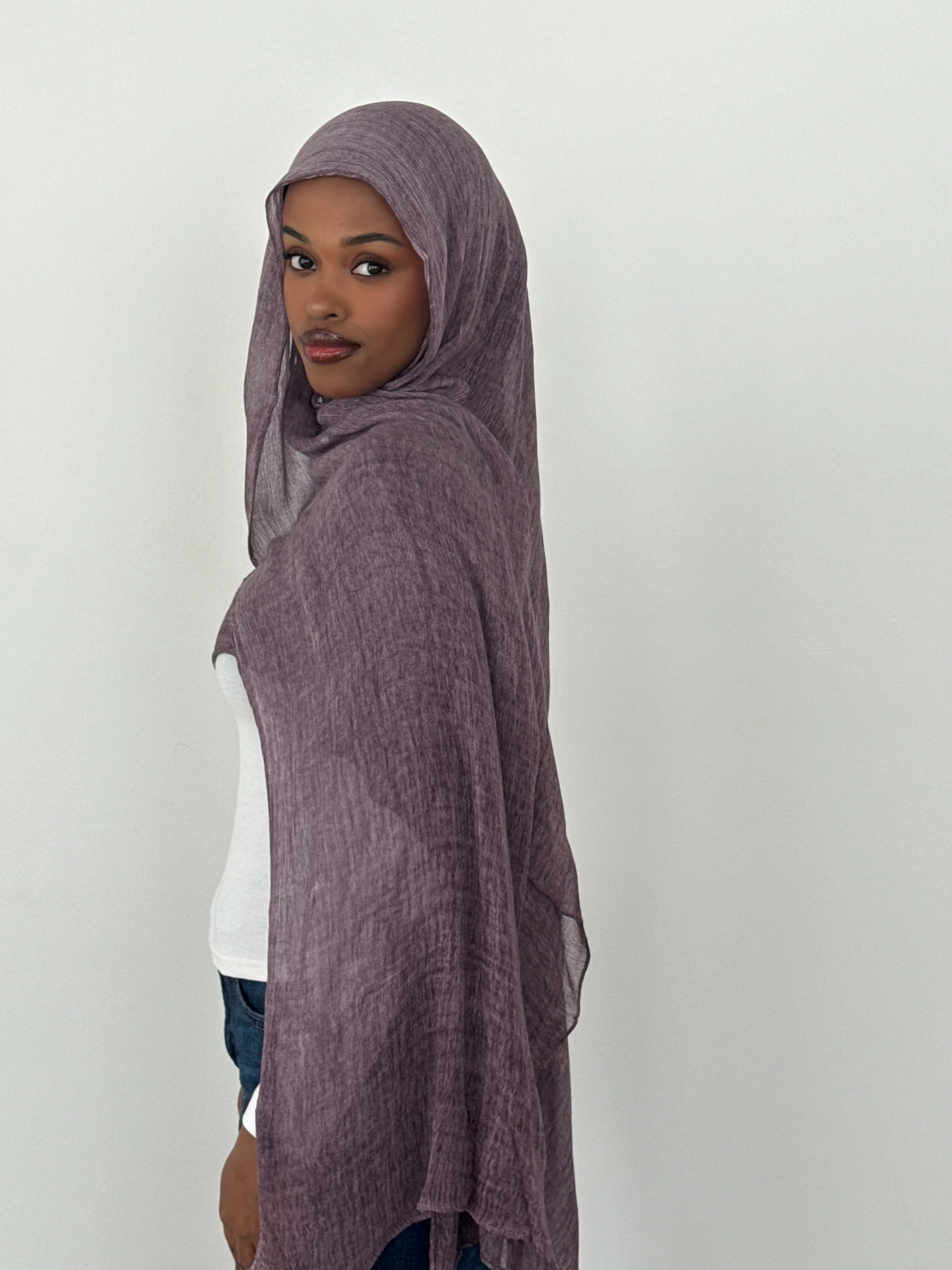 CRINKLE MODAL HIJAB PLUM - Image 3