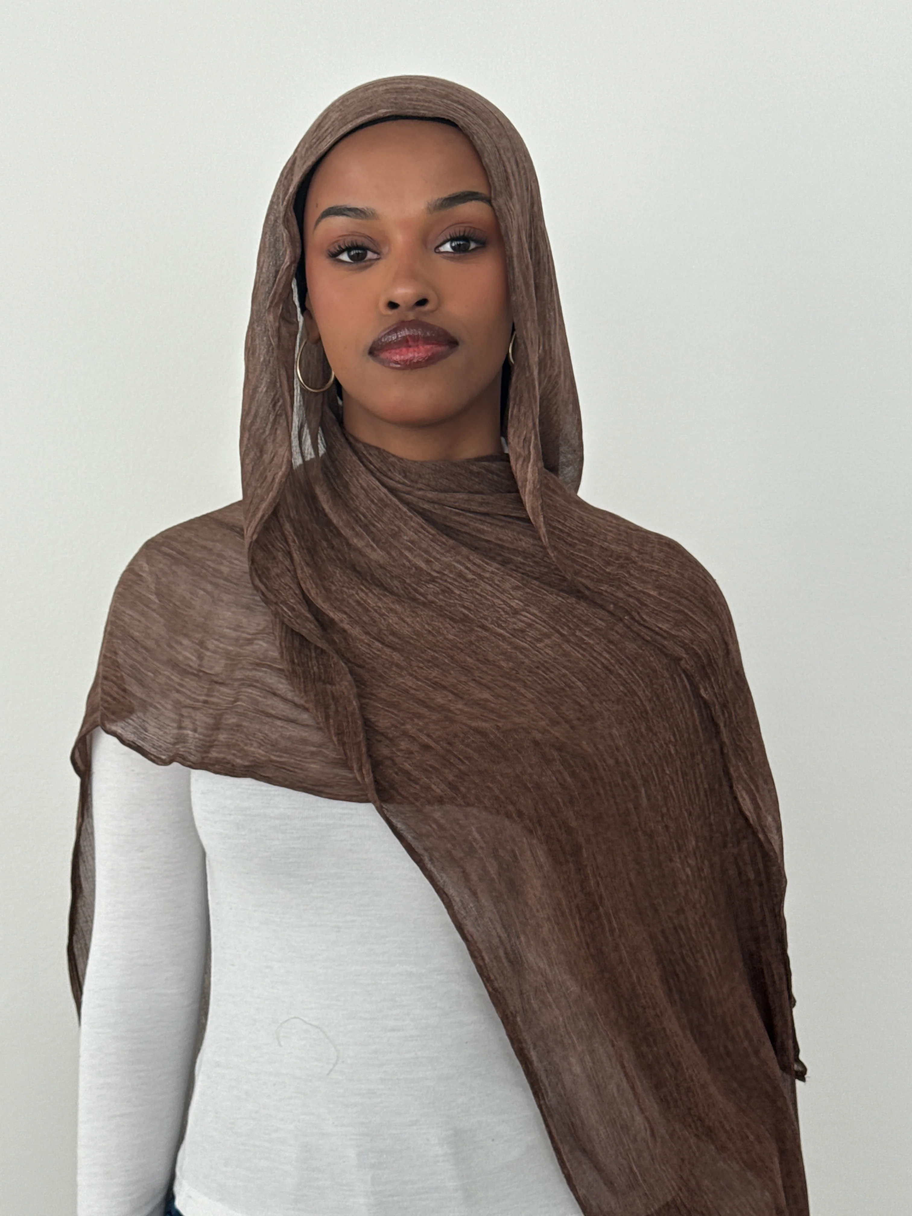 CRINKLE MODAL HIJAB COFFEE - Image 3