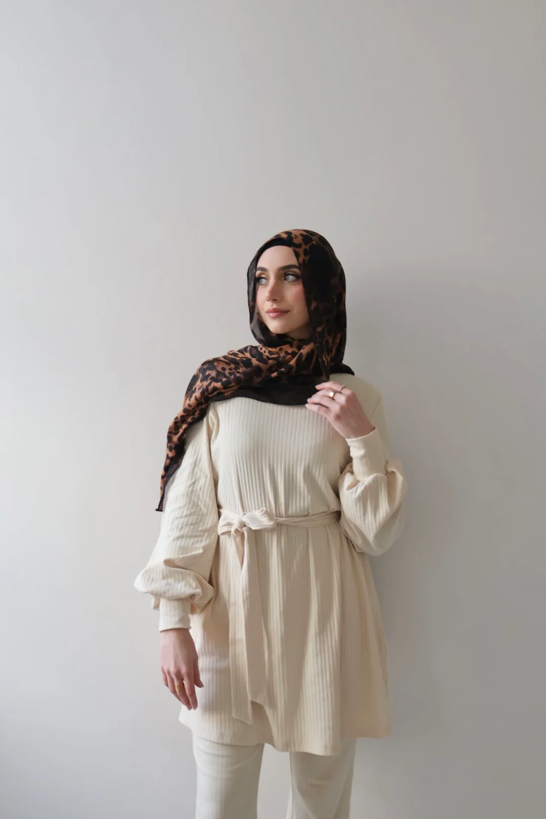 MODAL PRINT HIJAB LEOPARD - Image 3