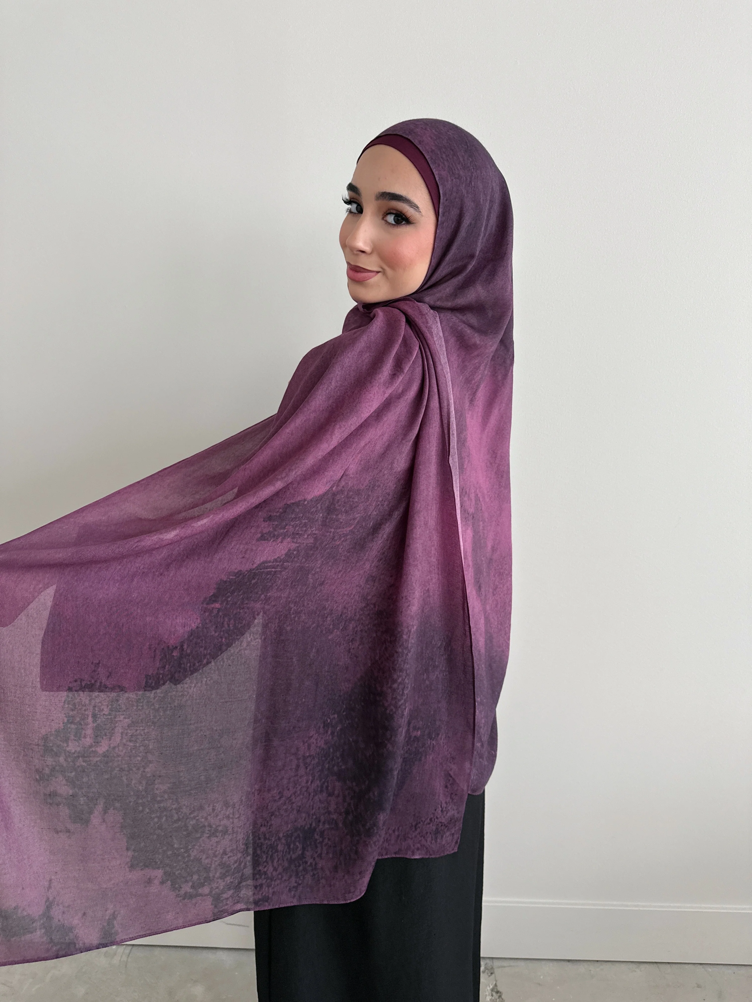 MODAL PRINT HIJAB PLUM SMOKE - Image 2