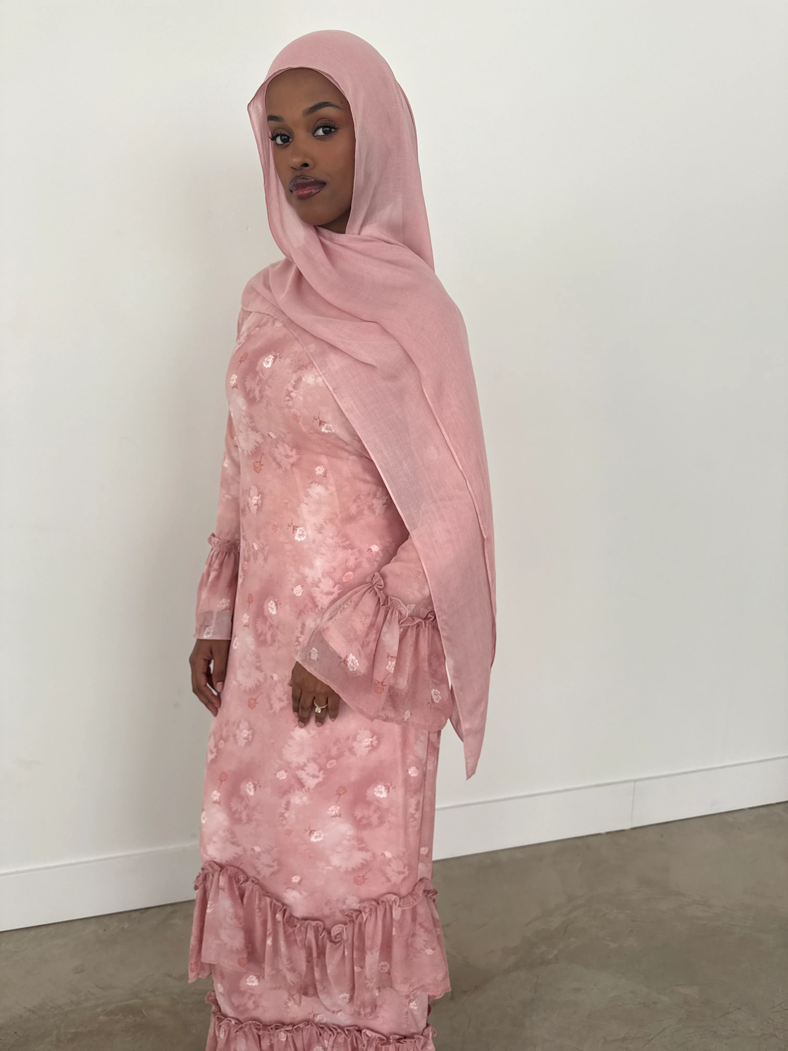 NAHLA CHIFFON DRESS PINK - Image 3