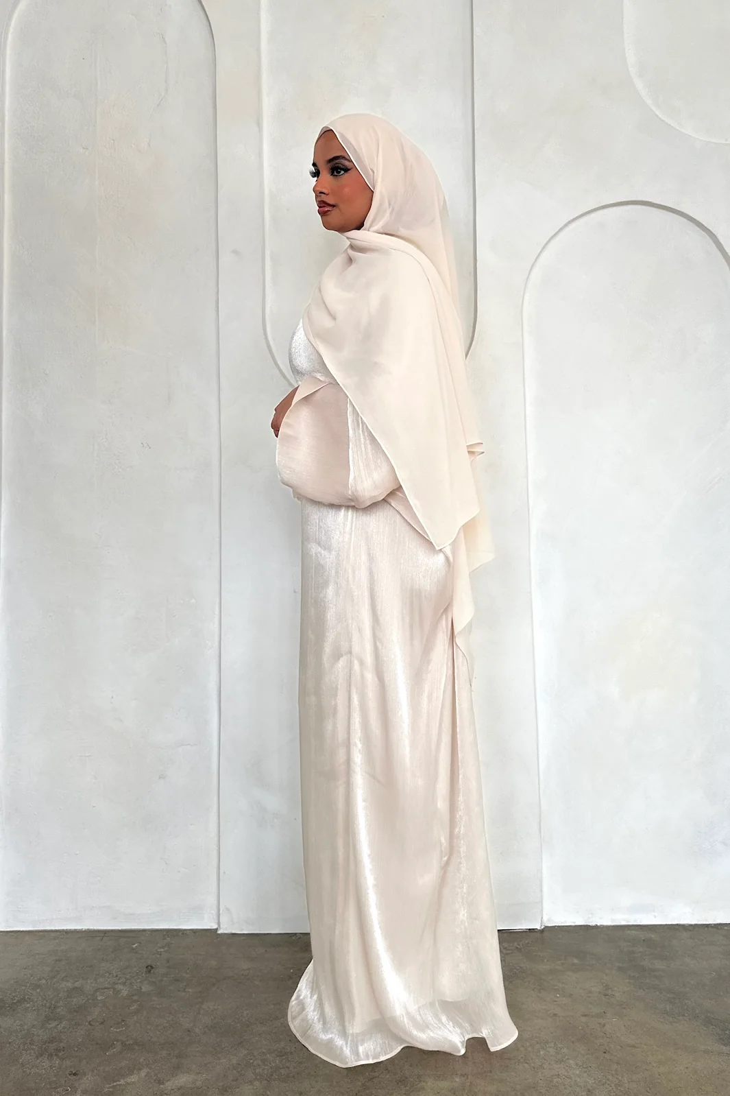 SORAYA BATWING ABAYA CHAMPAGNE - Image 4